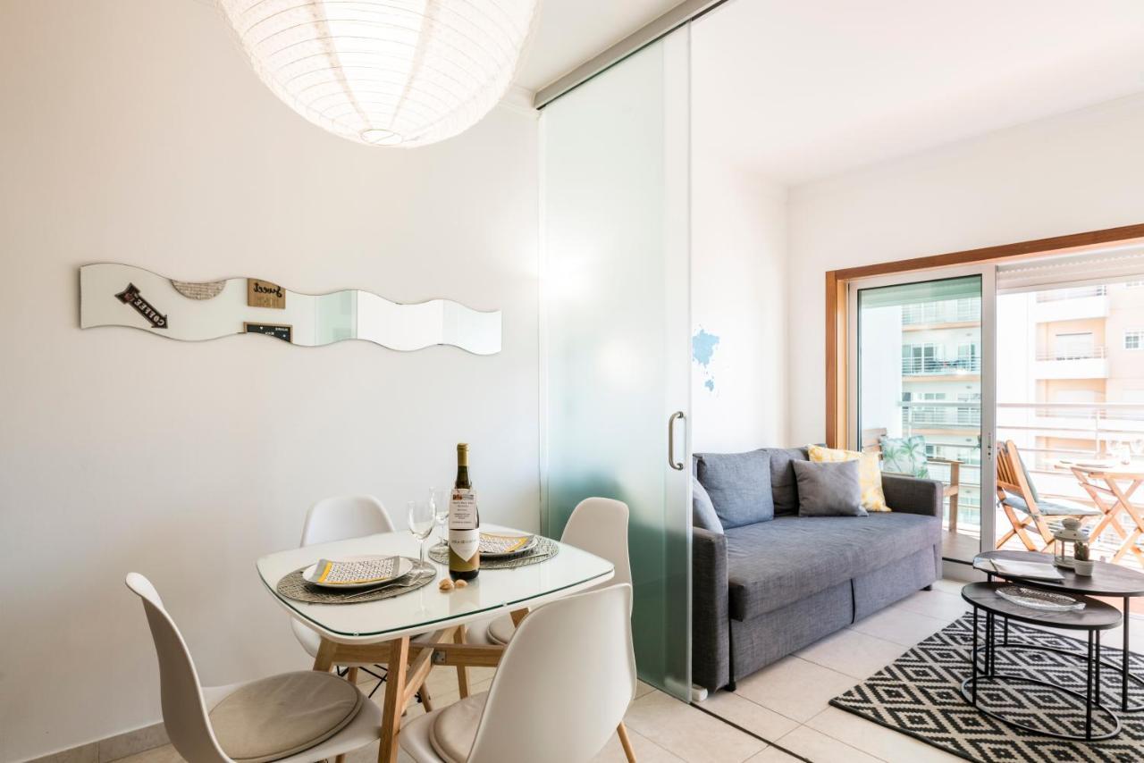 Algarve Beach Vibes Apartment, Wifi, Pool, Ac, Bbq Portimao Exterior photo