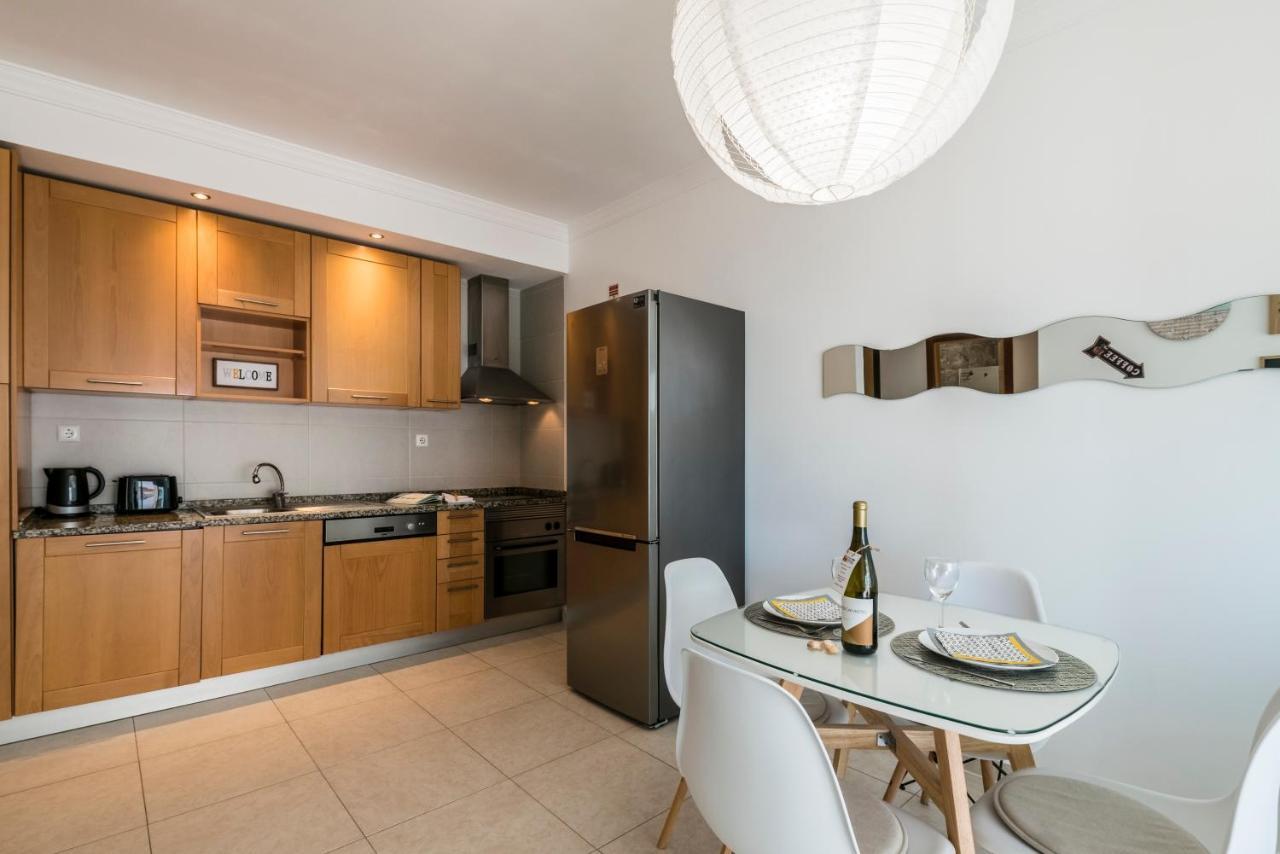 Algarve Beach Vibes Apartment, Wifi, Pool, Ac, Bbq Portimao Exterior photo