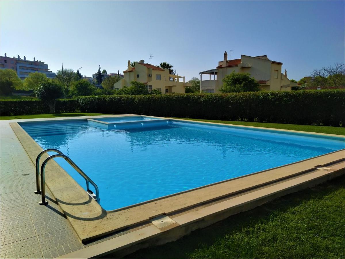 Algarve Beach Vibes Apartment, Wifi, Pool, Ac, Bbq Portimao Exterior photo